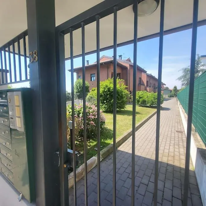 App 7 Modern Apartment With Private Garden مونزا إيطاليا